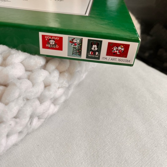 HALLMARK DISNEY HOLIDAY GREETING CARDS 40 CT.πβ€οΈπ - Picture 5 of 11